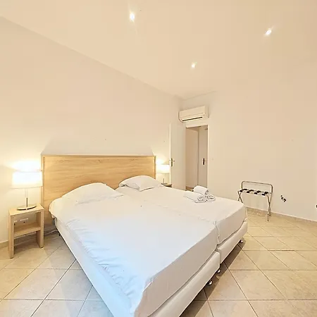 Viva Riviera 11 Rue Commandant André * Cannes