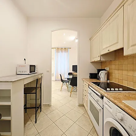 Viva Riviera 11 Rue Commandant Andre *