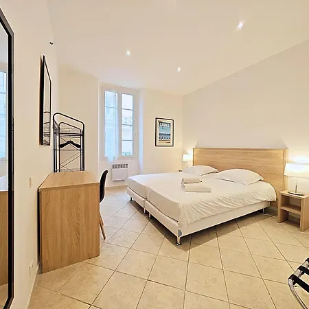 Viva Riviera 11 Rue Commandant André * Cannes