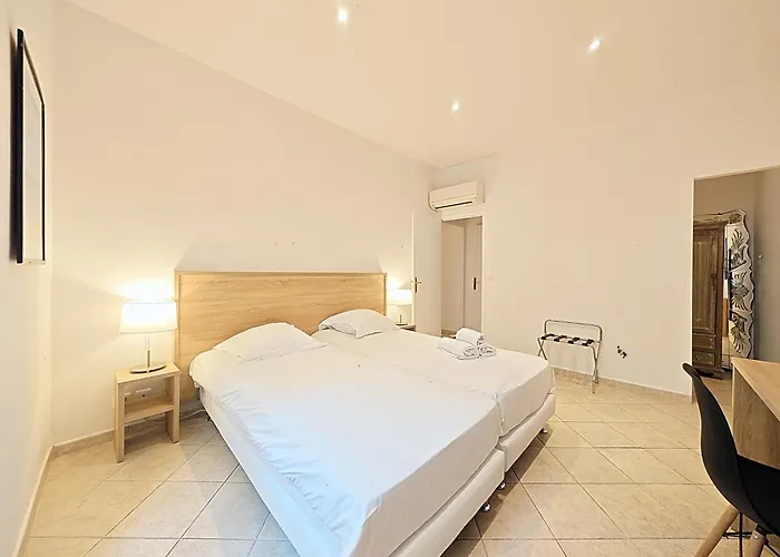 Viva Riviera 11 Rue Commandant Andre * 칸느